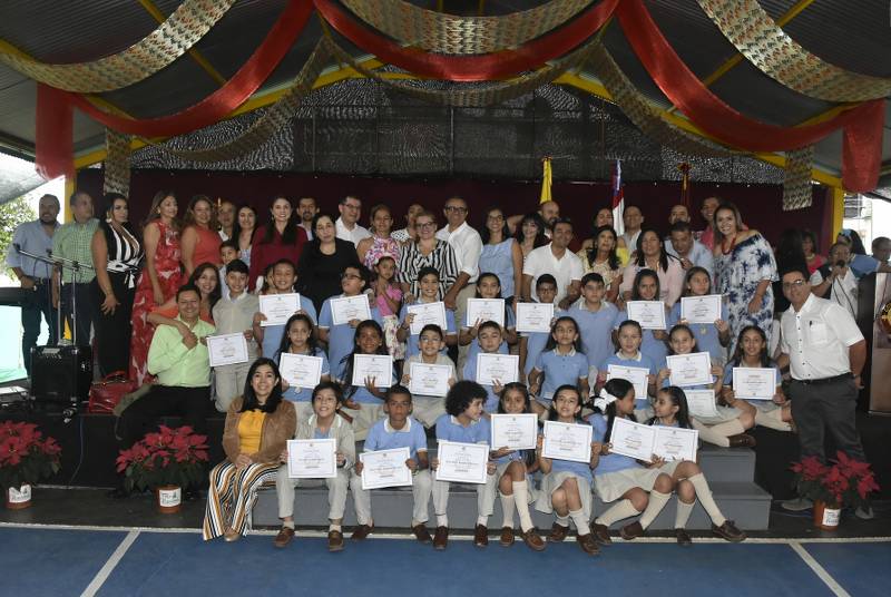 BENEFICIOS - COLEGIO INGLES